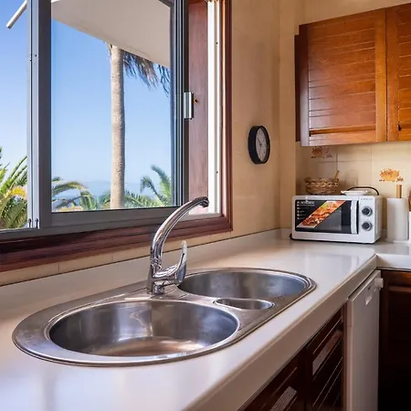 Ocean Front 3 Bedroom Apartmán *
